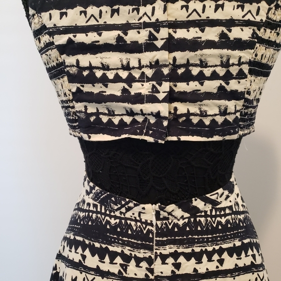 Jessica Simpson Archipelago Tribal Print Cut Out Back Dress 3/4 Size 7/8 - Picture 5 of 12